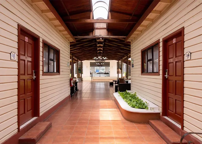 Best Western Las Mercedes Airport