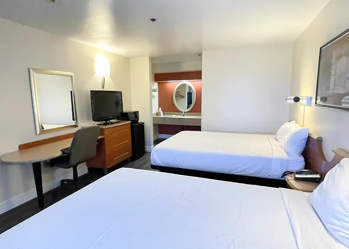 Motel 6 Barstow, Ca - Mojave Desert Stop - I-15