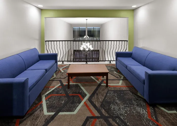 Wingate By Wyndham College Station South