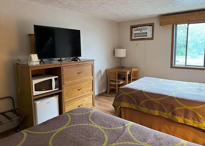 Super 8 By Wyndham Chaska