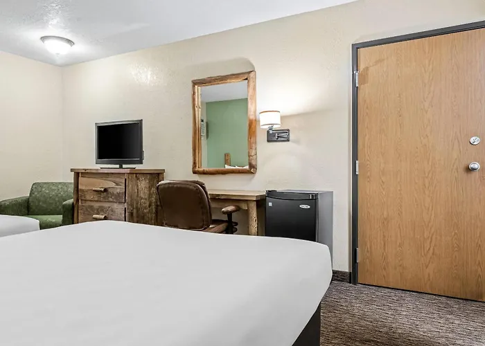 Econo Lodge, Downtown Custer Near Custer State Park And Mt Rushmore