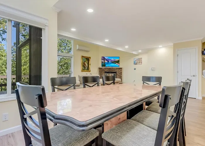 Cozy Modern Camelback House