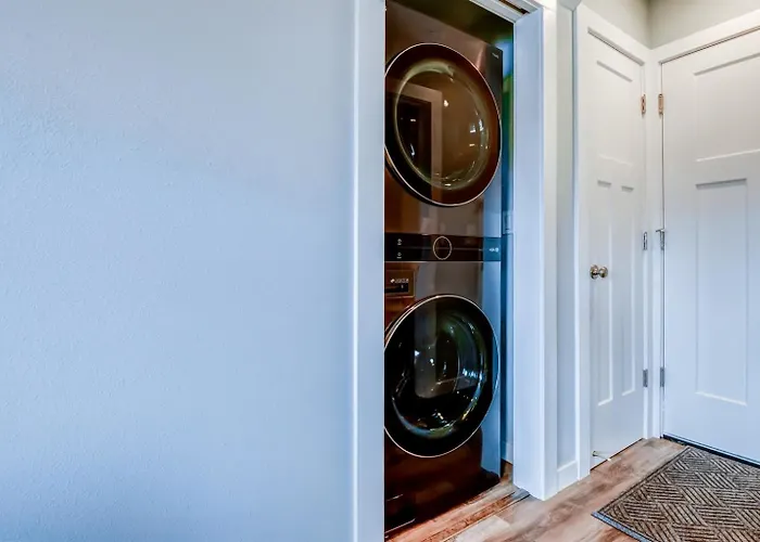 Ocean Overlook 3 Ensuite Bedrooms, Game Lounge, Pet-Friendly & Family Ready