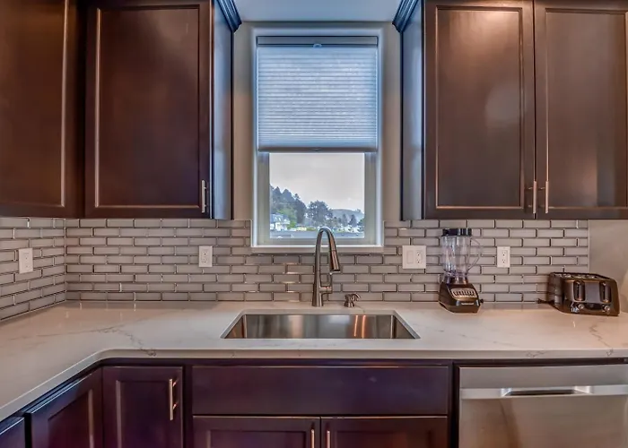 Ocean Overlook 3 Ensuite Bedrooms, Game Lounge, Pet-Friendly & Family Ready