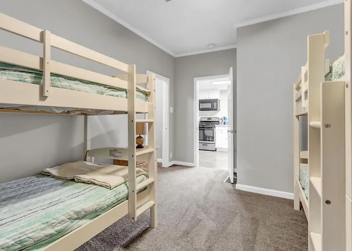 Cozy Pet-Friendly 4Br Stay Near Lake Allatoona