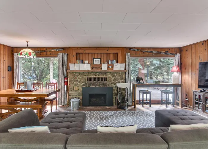 Charming Idaho Springs Retreat On Chicago Creek!