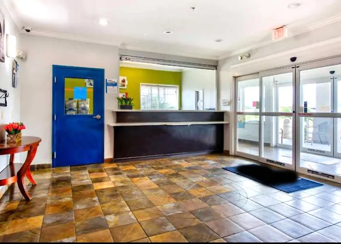 Oyo Townhouse Sulphur,La Extended Stay I-10