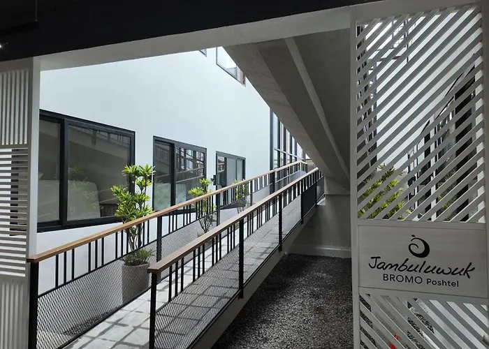 Jambuluwuk Bromo Poshtel