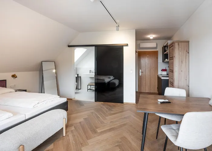 SISTERS Haus Hotel Garni