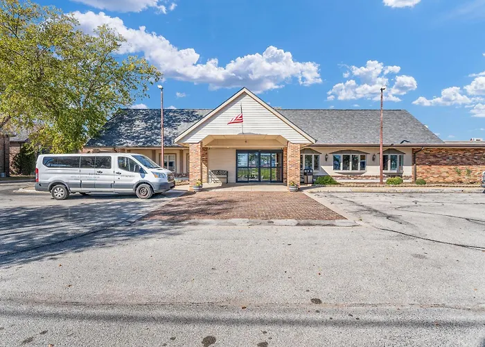 Hotel O Suites & Conference Centre Urbana-Champaign University