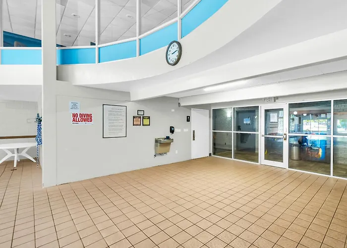 Hotel O Suites & Conference Centre Urbana-Champaign University