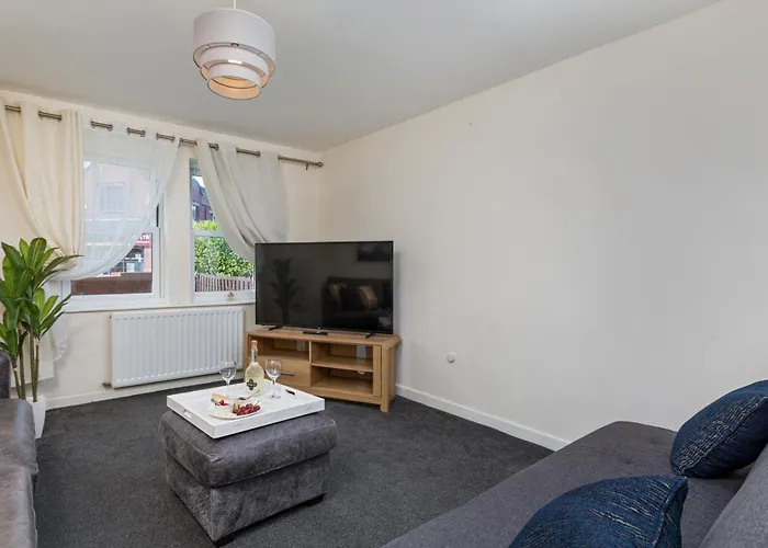 Spacious Luxurious Serviced Accommodation 6