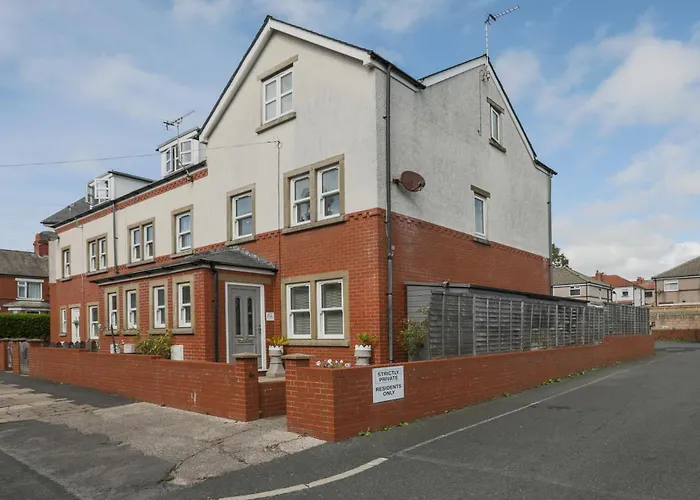 Spacious Luxurious Serviced Accommodation 6