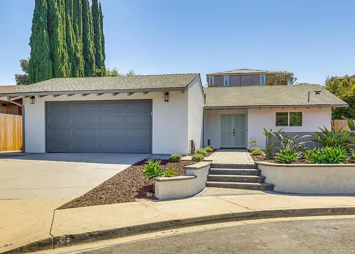 Turf And Sand With Great Golf And Beach Nearby!