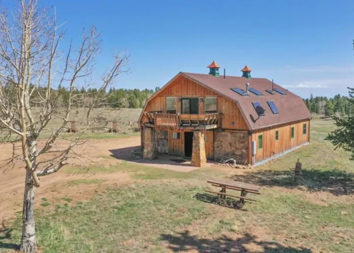 Phantom Canyon Resort