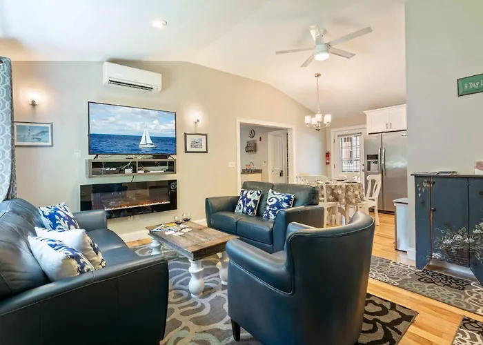 Tranquil Tides Home For 8
