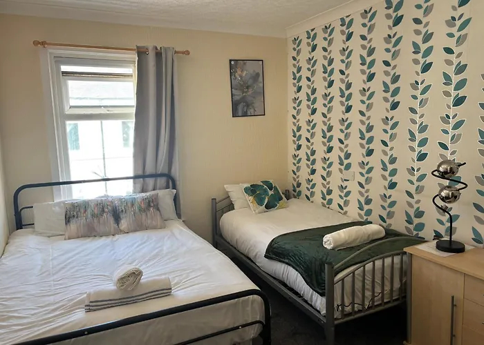 Affordable Golden Mile Hotel In Blackpool Close To The Beach And Blackpool City Centre With Free Street Parking Subject To Availabilty