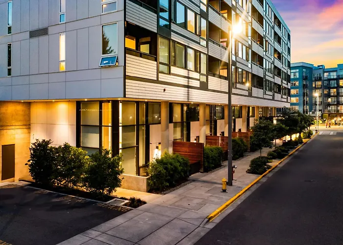 Urban Loft, Redmond Core - 92 Walkscore!