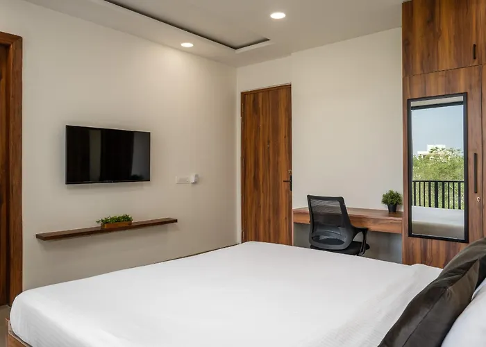 Wandr Hotel Golf Course Road, Near Cyber City, Gurugram