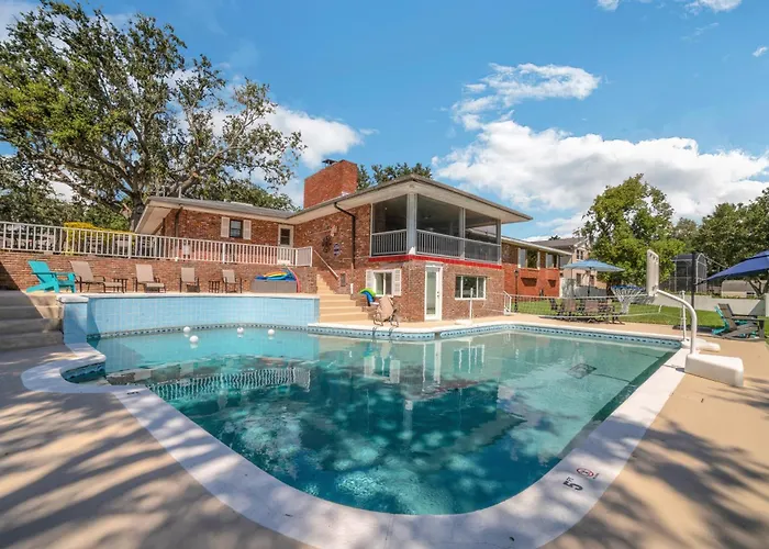 Beautiful Lake View Retreat Drivable To Theme Parks Home