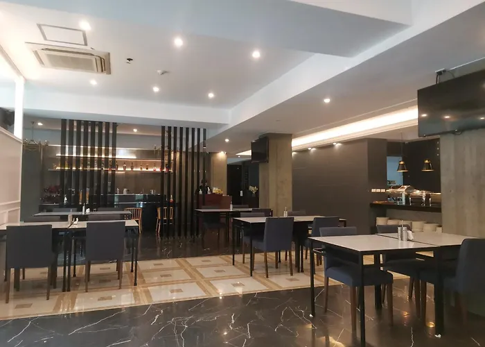 Hevea Hotel & Resort