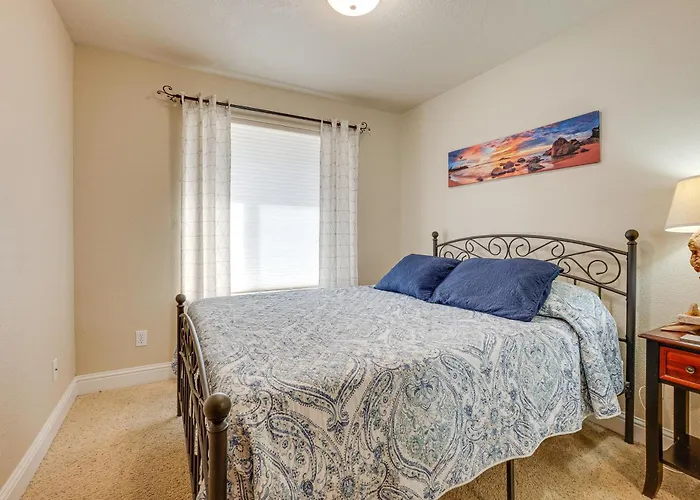 Steps To Shore: Home W/ Hot Tub In Gold Beach