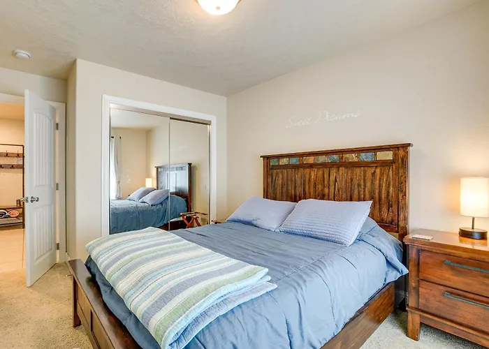Steps To Shore: Home W/ Hot Tub In Gold Beach