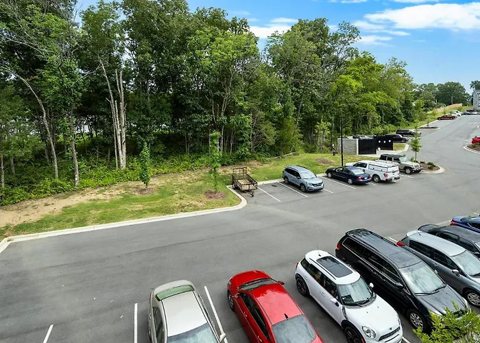 Landing Apartments - Emery Villages