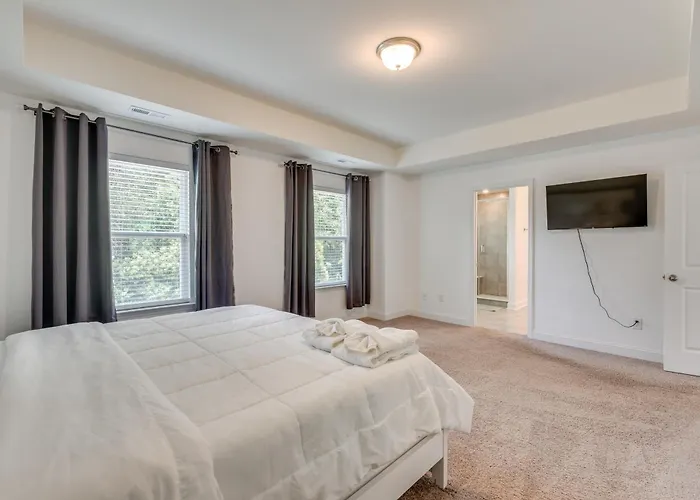2 Mi To Historic Dtwn Belmont: Family Gem W/ Patio