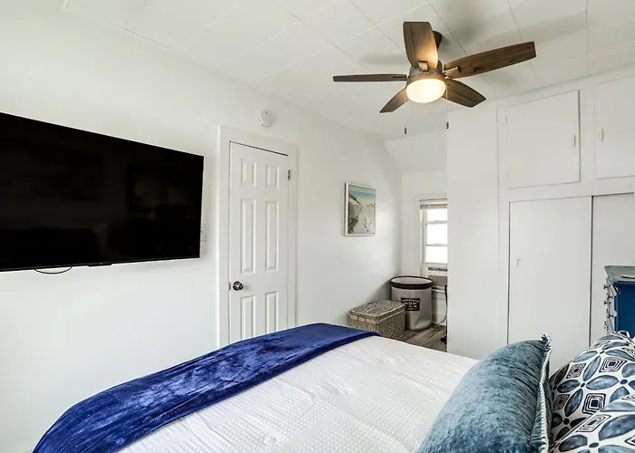 Stroll To Ocean Grove Boardwalk & Beach: Sleek Apt