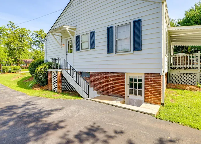 1 Mi To Downtown Greer: Family Home W/ Gazebo!
