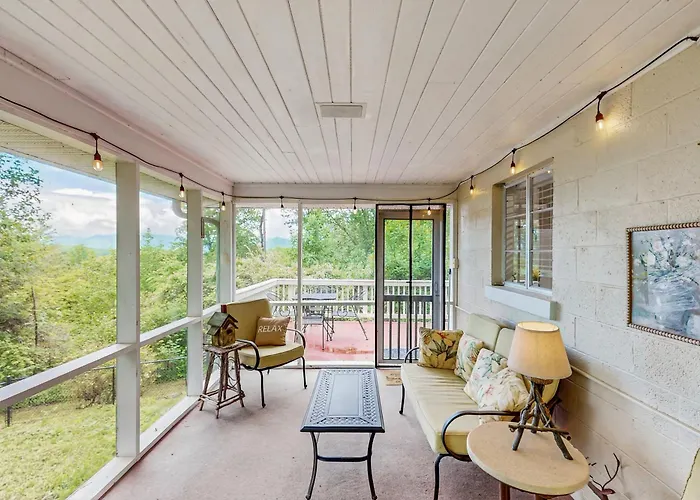 Lake Chatuge Cottage