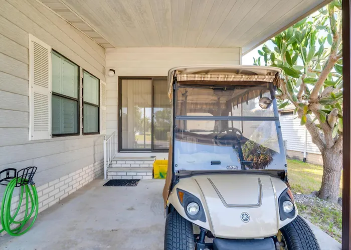 Golf & Pool Access: Home W/ Yard In Lady Lake