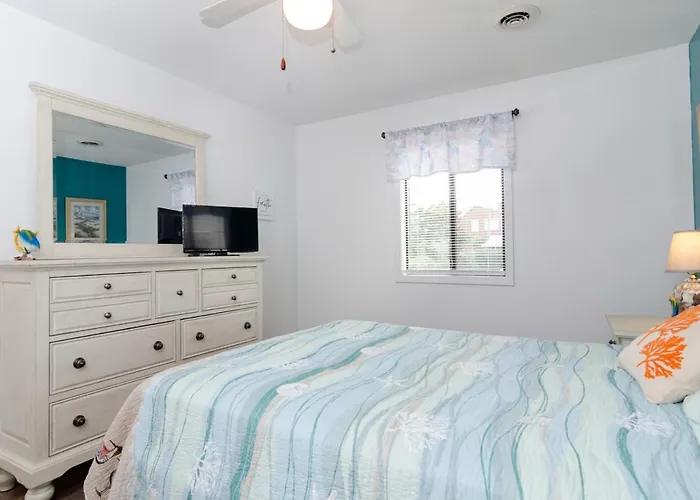 Sunny Vacations Cottage By Bryant Real Estate