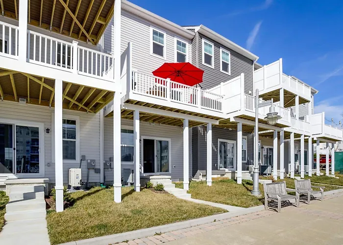 Walk To Dtwn: Waterfront Eastern Shore Townhome!