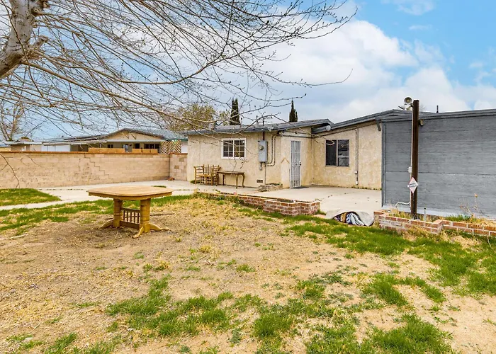 Work, Play & Relax: Home W/ Yard In Lancaster!