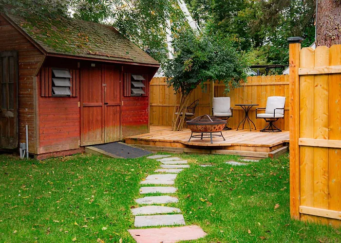 Spacious Home W/ Yard & Patio, 2 Mi To Dtwn Troy