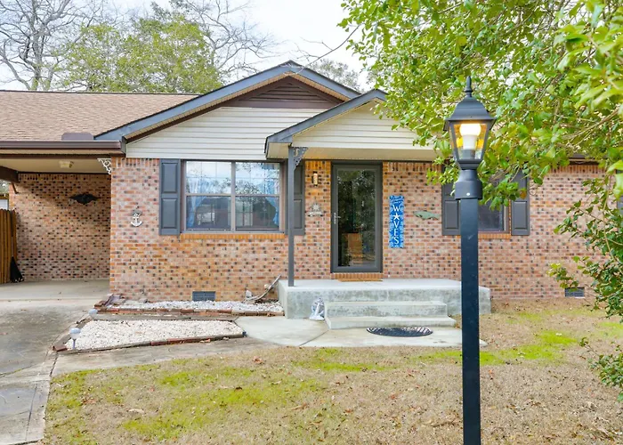 Cozy Home W/ Fenced Backyard In Sunset Beach!