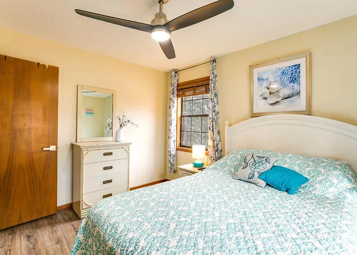 Cozy Home W/ Fenced Backyard In Sunset Beach!