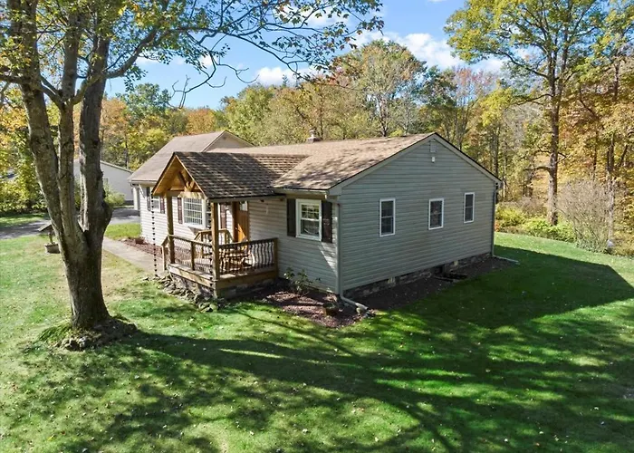 Cozy Home With Game Room And Fire Pit