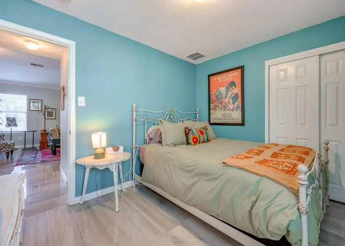 Bring Your Pup! Remote-Work Hub 22 Mi To Austin
