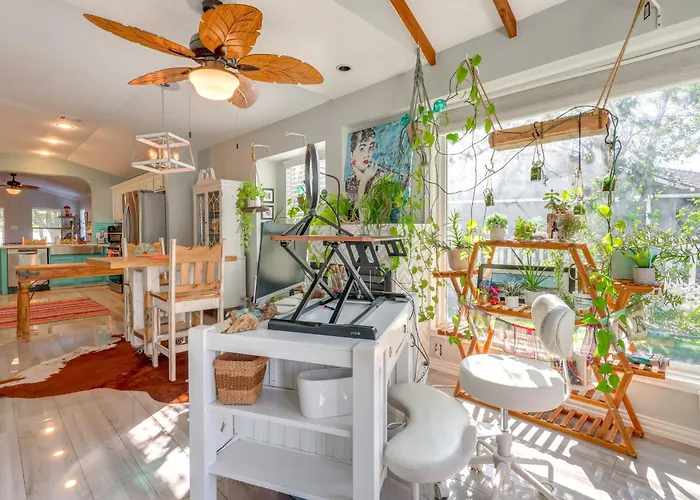 Bring Your Pup! Remote-Work Hub 22 Mi To Austin