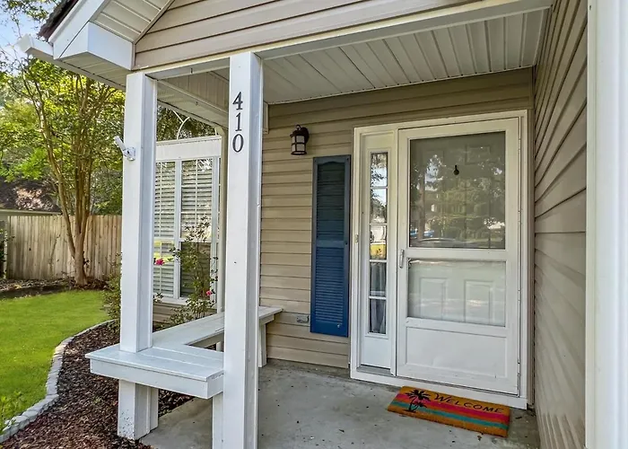 The Paramour Comfy Home With Ground Floor Bedroom And Fenced In Yard