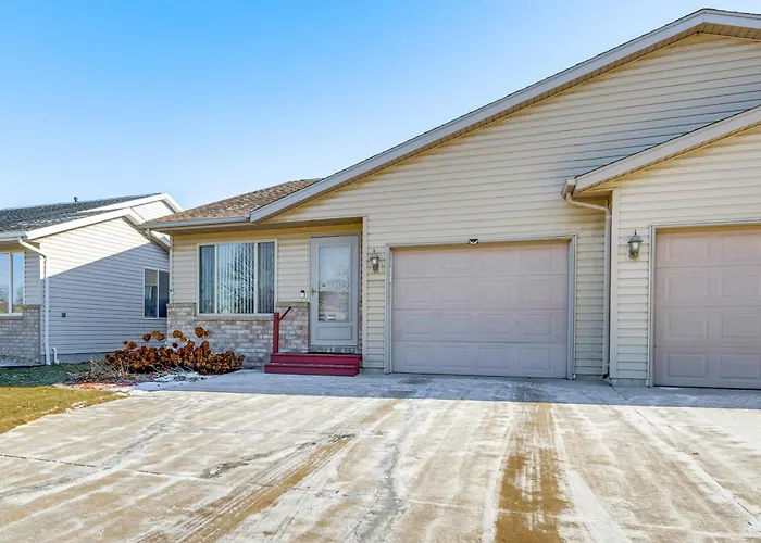 2 Mi To Lake Michigan: Cozy Duplex W/ Private Yard