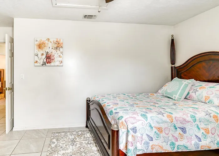 3 Mi To Marina: Riverview Family Home W/ Lanai!