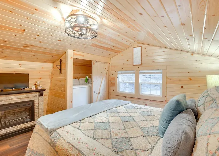 On 40 Acres: Charming Cabin In Zanesville!
