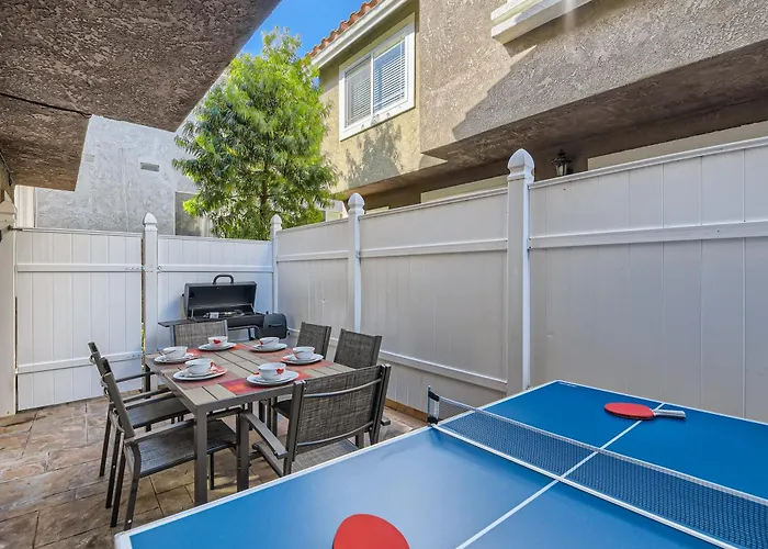 Stylish- Multi-Level- Patio- Games - Fast Wifi-Cm3