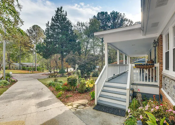 4 Mi To Falls Lake: Dog-Friendly Wake Forest Home