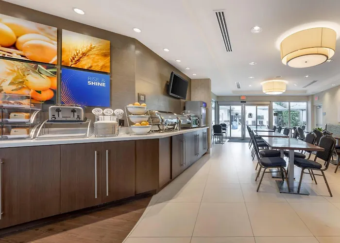 Comfort Suites Miami Airport North