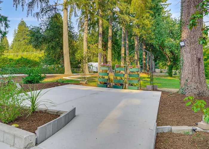 Wfh-Friendly Gem W/ Creek: 4 Mi To Sammamish Trail